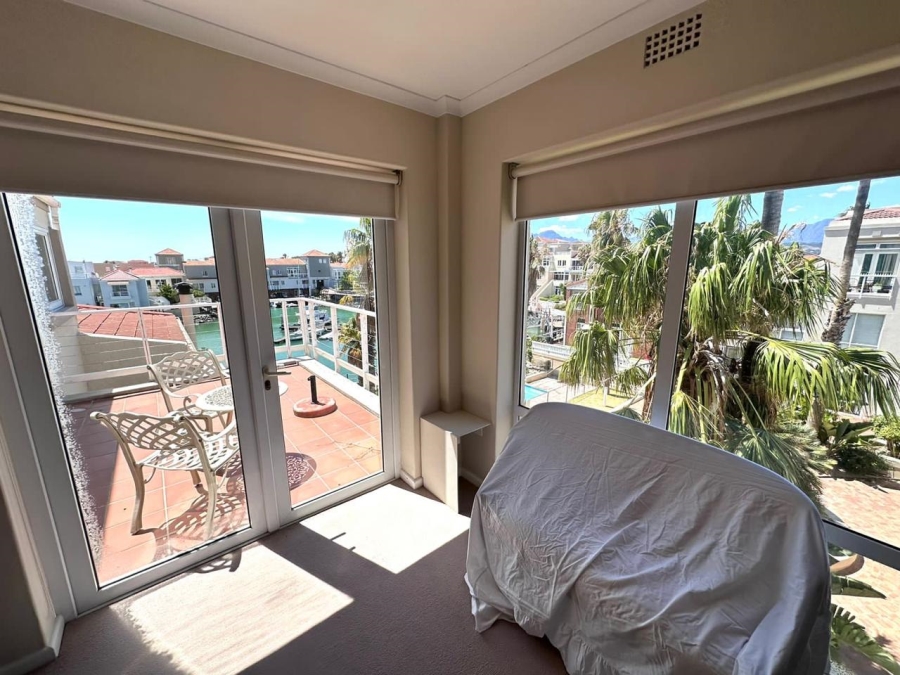 3 Bedroom Property for Sale in Harbour Island Western Cape